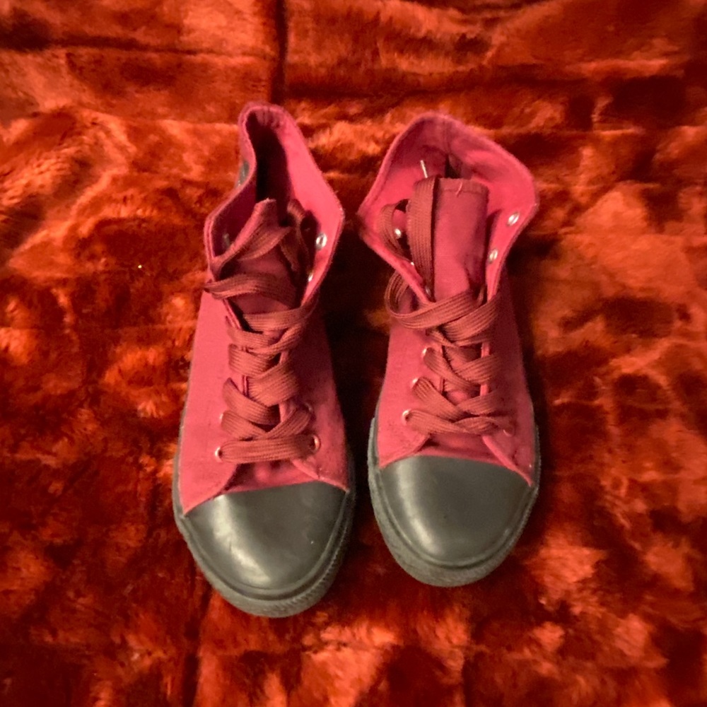 Hot Topic Skull high tops. SOLD